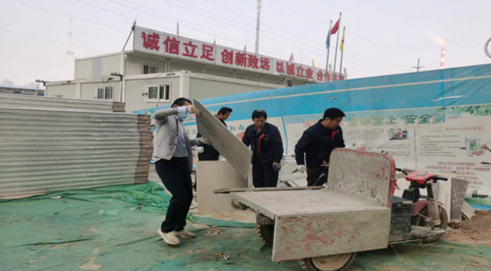 疫情防控不放松  工作学习不停步