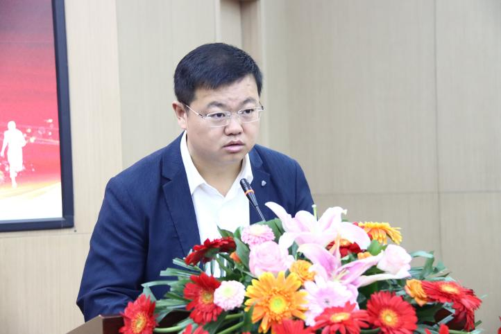 第七届员工成长报告会发言选登（一）时不我待    发奋举绩