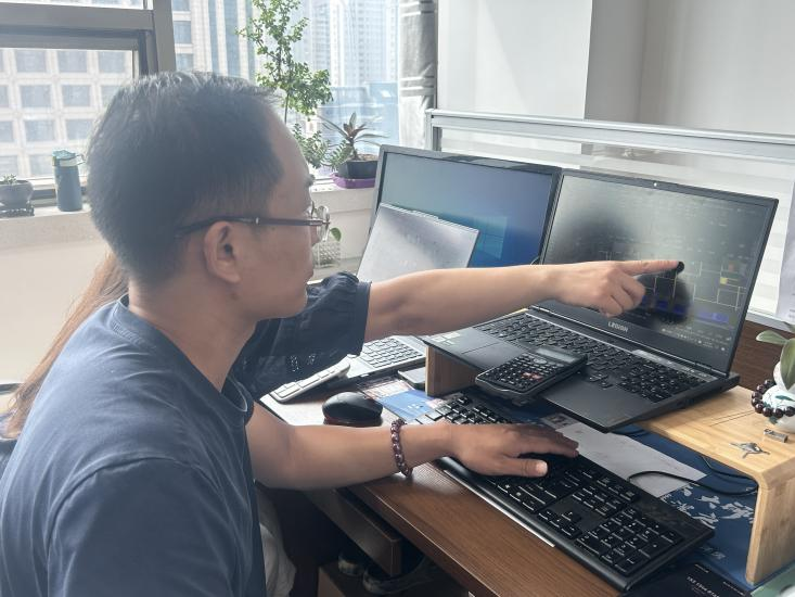 深夜里的忙碌 —第五建设公司李国刚用极致服务诠释企业担当
